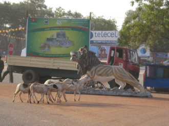 05 Les Lions Veillent Aux Carrefours